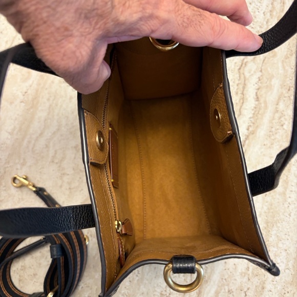 Coach Field Tote 22 Shoulder Bag in Chaulk and Tan Leather - Picture 9 of 11